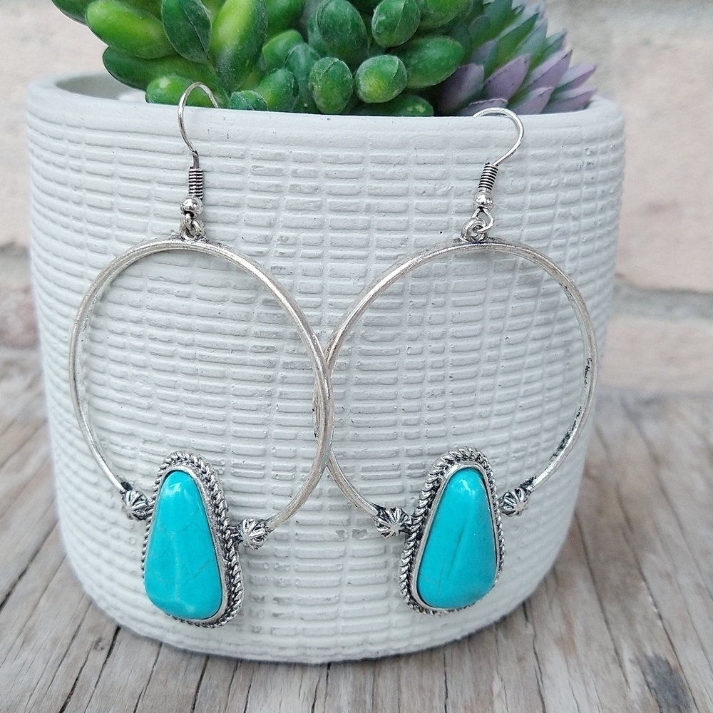 Faux Turquoise Stone Circle Earrings ♥️ - Picture 6 of 8